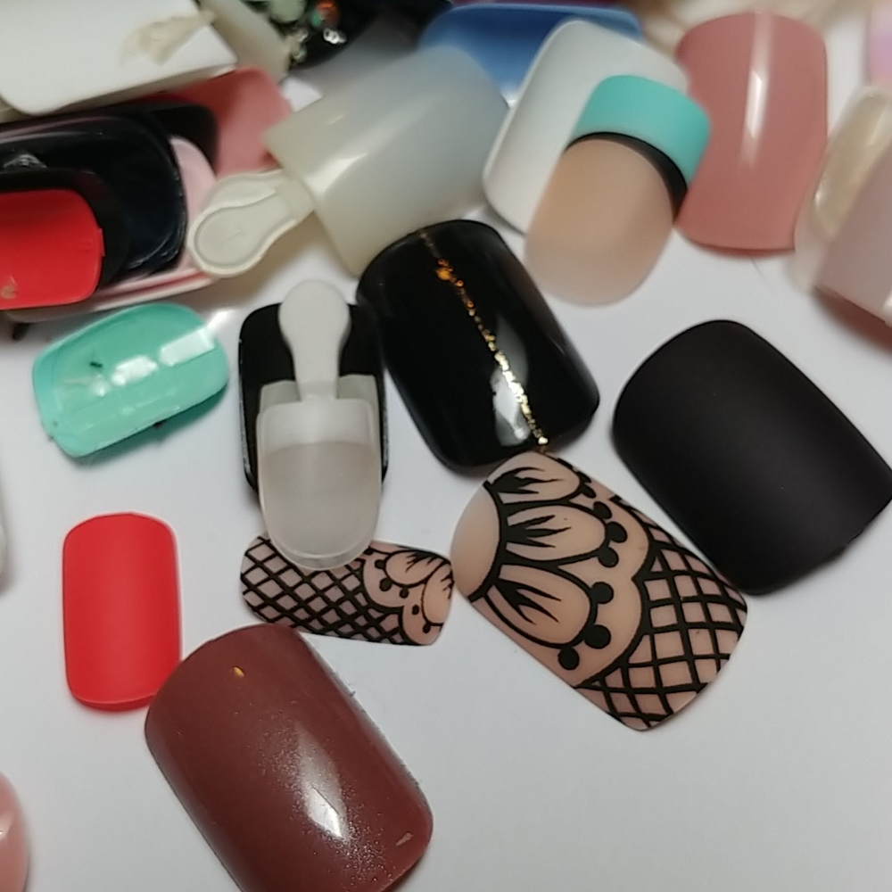 Assorted Fake Nails - Picture 3 of 5